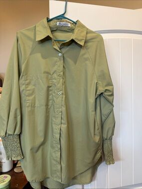 Jules & James Olive Green Button-Up Blouse